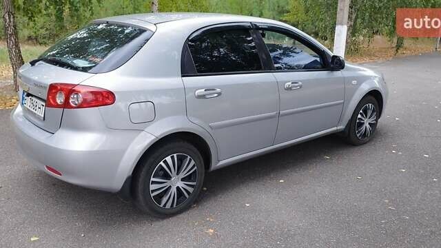 Серый Шевроле Лачетти, объемом двигателя 1.6 л и пробегом 250 тыс. км за 4200 $, фото 5 на Automoto.ua