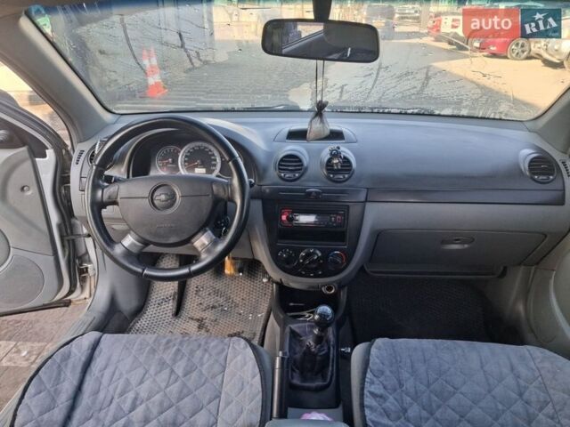 Серый Шевроле Лачетти, объемом двигателя 1.6 л и пробегом 230 тыс. км за 2199 $, фото 9 на Automoto.ua