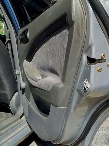 Серый Шевроле Лачетти, объемом двигателя 1.6 л и пробегом 200 тыс. км за 3700 $, фото 3 на Automoto.ua