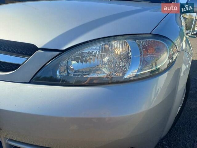 Серый Шевроле Лачетти, объемом двигателя 1.6 л и пробегом 224 тыс. км за 4600 $, фото 5 на Automoto.ua