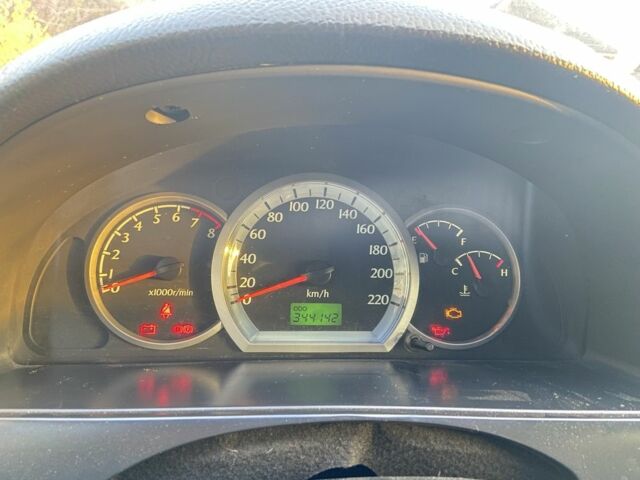 Серый Шевроле Лачетти, объемом двигателя 1.6 л и пробегом 344 тыс. км за 3800 $, фото 4 на Automoto.ua