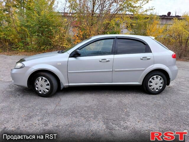 Серый Шевроле Лачетти, объемом двигателя 1.6 л и пробегом 193 тыс. км за 4200 $, фото 5 на Automoto.ua