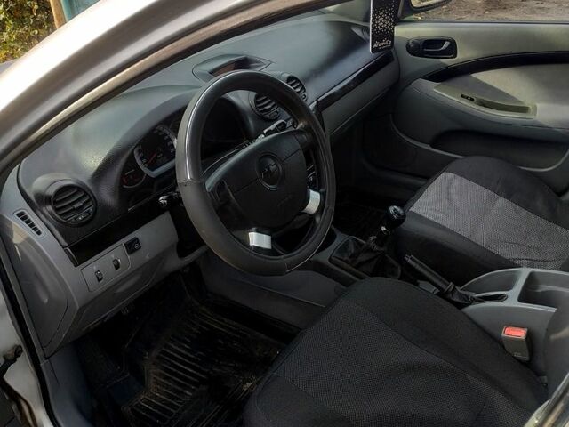 Серый Шевроле Лачетти, объемом двигателя 1.4 л и пробегом 290 тыс. км за 3800 $, фото 6 на Automoto.ua