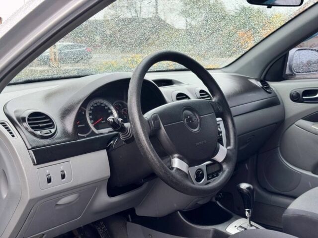 Серый Шевроле Лачетти, объемом двигателя 1.8 л и пробегом 192 тыс. км за 4650 $, фото 4 на Automoto.ua