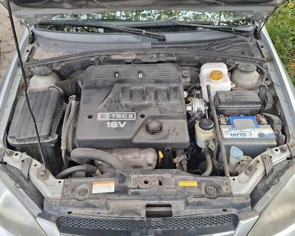 Серый Шевроле Лачетти, объемом двигателя 1.6 л и пробегом 187 тыс. км за 3900 $, фото 6 на Automoto.ua