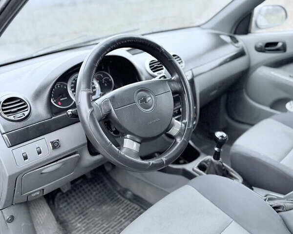 Сірий Шевроле Лачетті, об'ємом двигуна 1.6 л та пробігом 250 тис. км за 2250 $, фото 5 на Automoto.ua