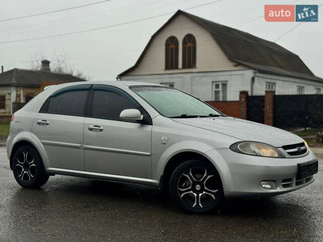 Серый Шевроле Лачетти, объемом двигателя 1.8 л и пробегом 189 тыс. км за 4650 $, фото 1 на Automoto.ua