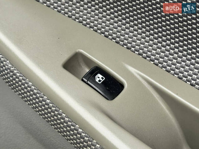 Серый Шевроле Лачетти, объемом двигателя 1.8 л и пробегом 189 тыс. км за 4650 $, фото 36 на Automoto.ua