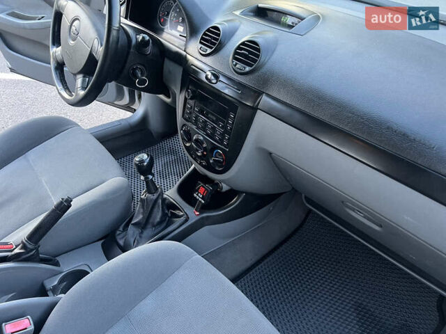 Серый Шевроле Лачетти, объемом двигателя 1.8 л и пробегом 160 тыс. км за 4200 $, фото 14 на Automoto.ua
