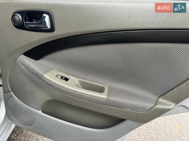 Серый Шевроле Лачетти, объемом двигателя 1.8 л и пробегом 189 тыс. км за 4650 $, фото 31 на Automoto.ua