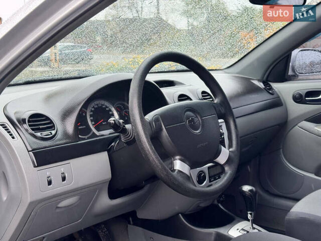 Серый Шевроле Лачетти, объемом двигателя 1.8 л и пробегом 189 тыс. км за 4650 $, фото 19 на Automoto.ua