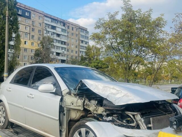 Сірий Шевроле Лачетті, об'ємом двигуна 1.6 л та пробігом 200 тис. км за 1650 $, фото 3 на Automoto.ua