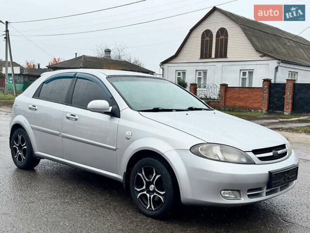Серый Шевроле Лачетти, объемом двигателя 1.8 л и пробегом 189 тыс. км за 4650 $, фото 3 на Automoto.ua