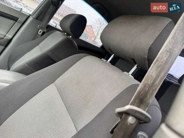 Серый Шевроле Лачетти, объемом двигателя 1.8 л и пробегом 189 тыс. км за 4650 $, фото 20 на Automoto.ua