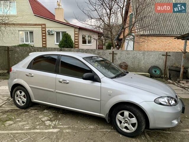 Сірий Шевроле Лачетті, об'ємом двигуна 1.6 л та пробігом 162 тис. км за 3500 $, фото 1 на Automoto.ua