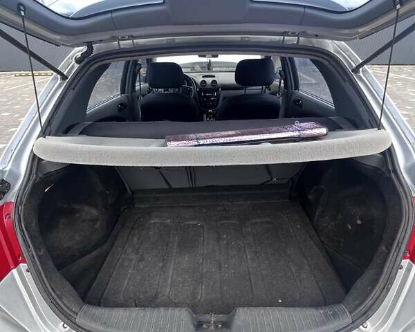 Серый Шевроле Лачетти, объемом двигателя 1.6 л и пробегом 255 тыс. км за 4700 $, фото 5 на Automoto.ua