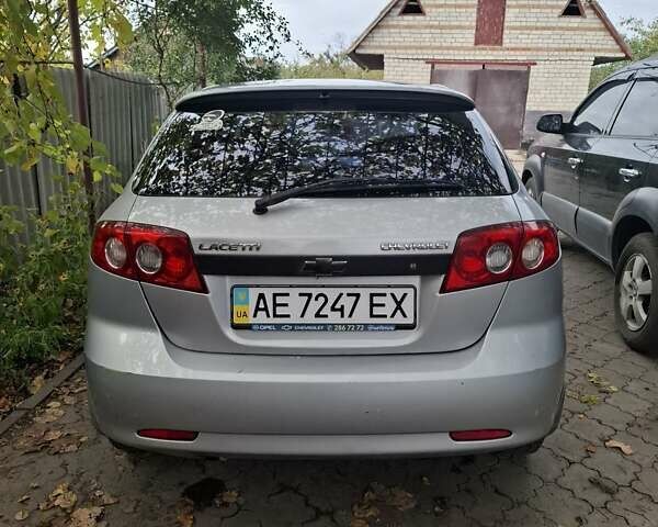 Серый Шевроле Лачетти, объемом двигателя 1.6 л и пробегом 187 тыс. км за 3900 $, фото 4 на Automoto.ua