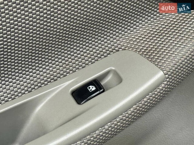 Серый Шевроле Лачетти, объемом двигателя 1.8 л и пробегом 189 тыс. км за 4650 $, фото 26 на Automoto.ua