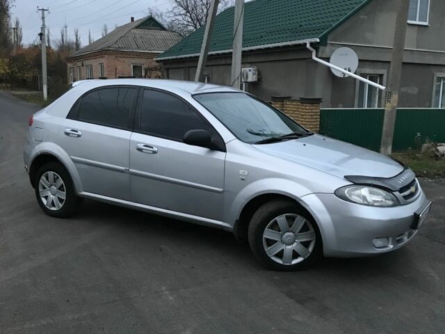Серый Шевроле Лачетти, объемом двигателя 1.6 л и пробегом 250 тыс. км за 3600 $, фото 1 на Automoto.ua