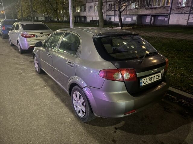 Серый Шевроле Лачетти, объемом двигателя 1.6 л и пробегом 400 тыс. км за 2350 $, фото 3 на Automoto.ua