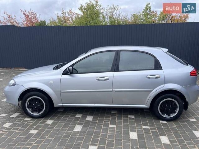 Серый Шевроле Лачетти, объемом двигателя 1.6 л и пробегом 255 тыс. км за 4700 $, фото 3 на Automoto.ua
