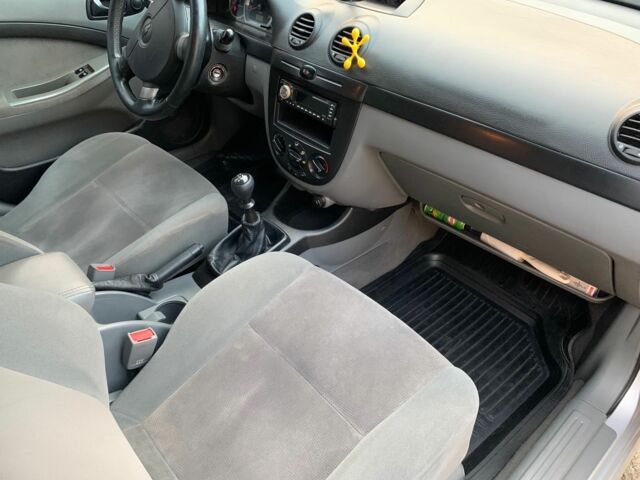 Сірий Шевроле Лачетті, об'ємом двигуна 1.6 л та пробігом 162 тис. км за 3500 $, фото 5 на Automoto.ua