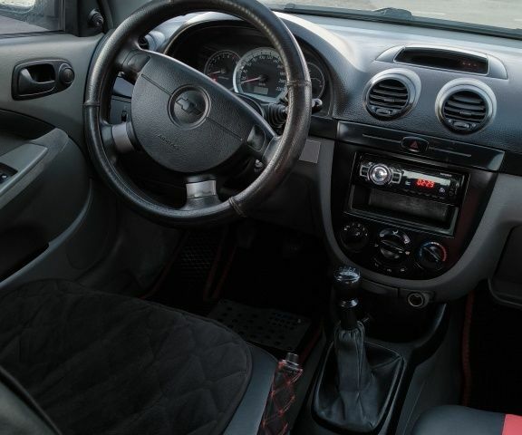 Серый Шевроле Лачетти, объемом двигателя 0 л и пробегом 333 тыс. км за 2800 $, фото 5 на Automoto.ua