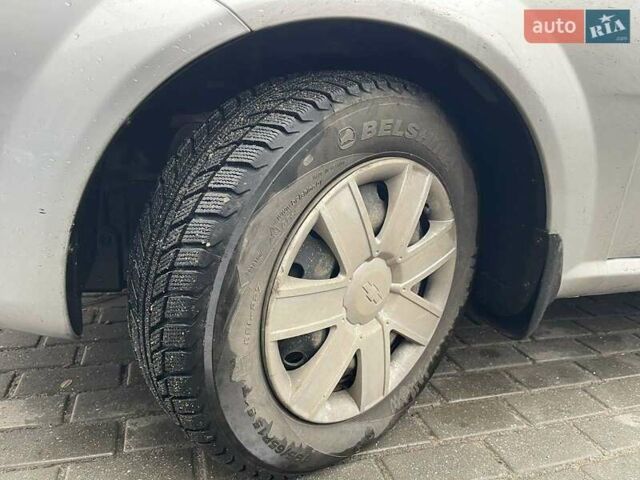 Серый Шевроле Лачетти, объемом двигателя 1.99 л и пробегом 230 тыс. км за 4400 $, фото 15 на Automoto.ua