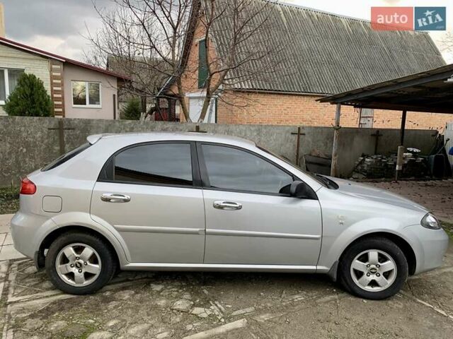 Сірий Шевроле Лачетті, об'ємом двигуна 1.6 л та пробігом 162 тис. км за 3500 $, фото 2 на Automoto.ua