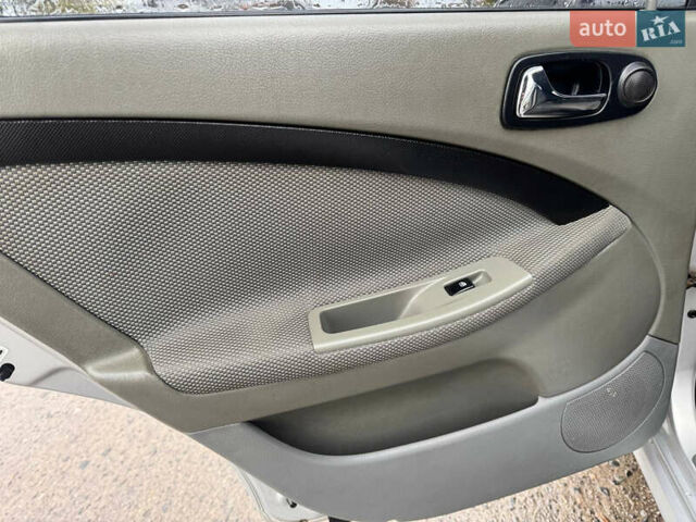 Серый Шевроле Лачетти, объемом двигателя 1.8 л и пробегом 189 тыс. км за 4650 $, фото 25 на Automoto.ua