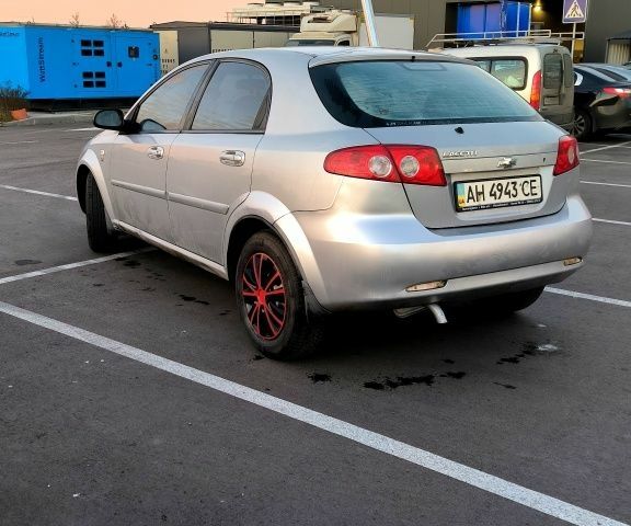 Серый Шевроле Лачетти, объемом двигателя 0 л и пробегом 333 тыс. км за 2800 $, фото 1 на Automoto.ua