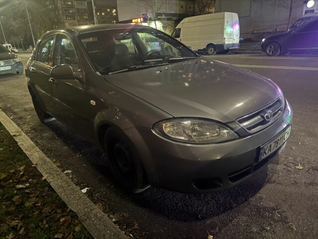 Серый Шевроле Лачетти, объемом двигателя 1.6 л и пробегом 400 тыс. км за 2350 $, фото 1 на Automoto.ua