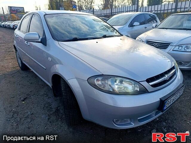 Сірий Шевроле Лачетті, об'ємом двигуна 2 л та пробігом 249 тис. км за 4500 $, фото 2 на Automoto.ua