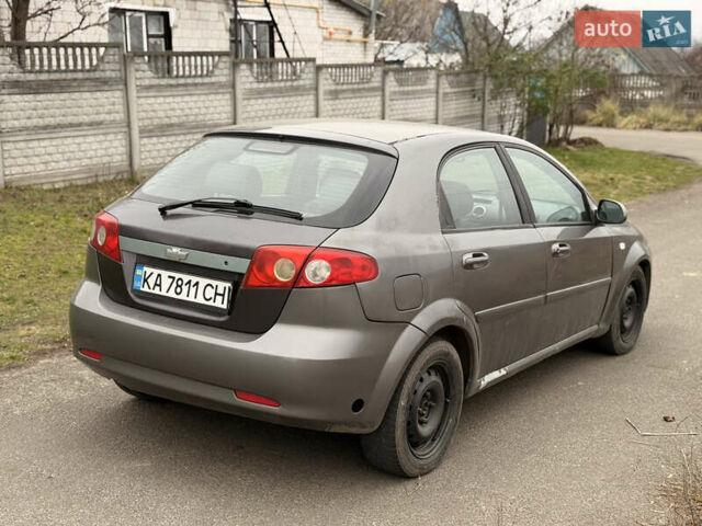Сірий Шевроле Лачетті, об'ємом двигуна 1.6 л та пробігом 250 тис. км за 2250 $, фото 3 на Automoto.ua