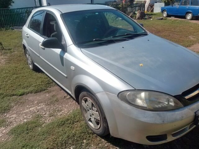 Серый Шевроле Лачетти, объемом двигателя 1 л и пробегом 270 тыс. км за 3000 $, фото 3 на Automoto.ua