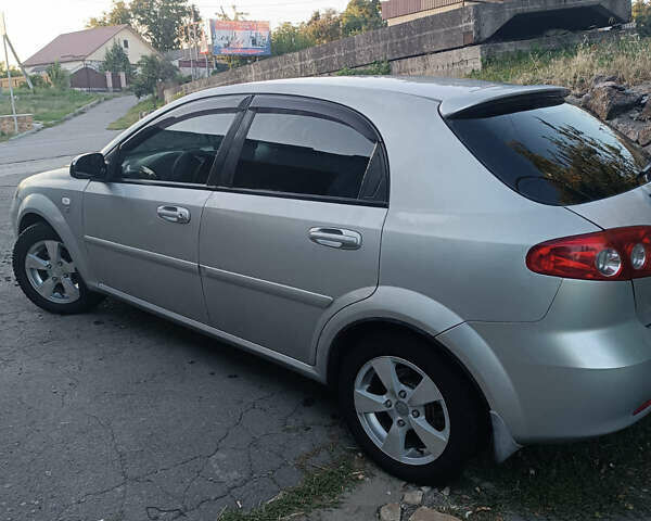 Серый Шевроле Лачетти, объемом двигателя 1.6 л и пробегом 280 тыс. км за 3200 $, фото 1 на Automoto.ua