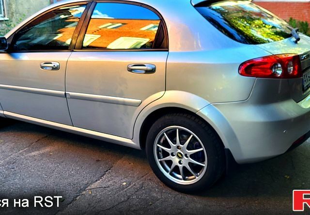 Серый Шевроле Лачетти, объемом двигателя 1.8 л и пробегом 160 тыс. км за 5800 $, фото 1 на Automoto.ua