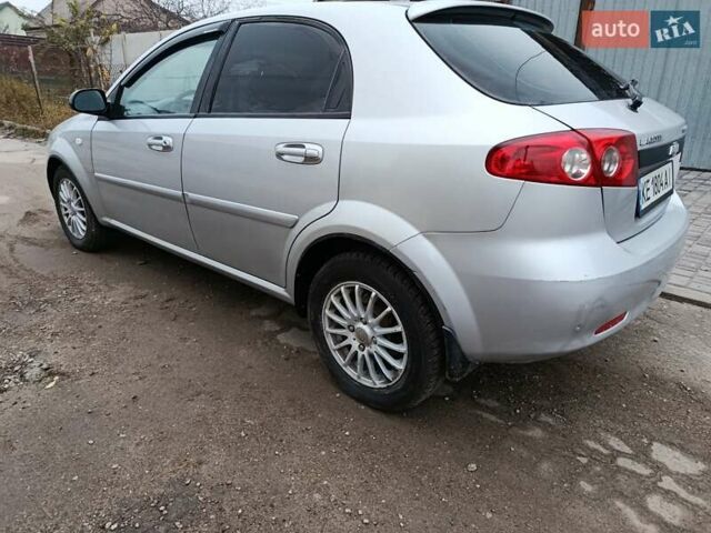 Серый Шевроле Лачетти, объемом двигателя 1.6 л и пробегом 275 тыс. км за 3999 $, фото 3 на Automoto.ua