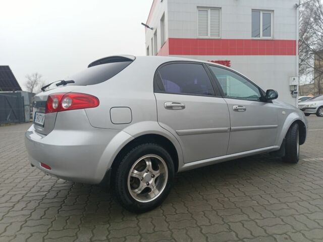 Серый Шевроле Лачетти, объемом двигателя 1.6 л и пробегом 267 тыс. км за 3350 $, фото 2 на Automoto.ua