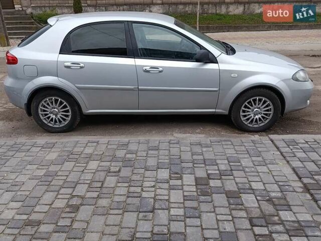 Серый Шевроле Лачетти, объемом двигателя 1.6 л и пробегом 275 тыс. км за 3999 $, фото 2 на Automoto.ua