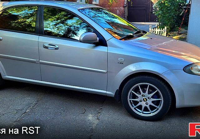 Серый Шевроле Лачетти, объемом двигателя 1.8 л и пробегом 160 тыс. км за 5800 $, фото 3 на Automoto.ua