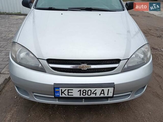 Серый Шевроле Лачетти, объемом двигателя 1.6 л и пробегом 275 тыс. км за 3999 $, фото 5 на Automoto.ua