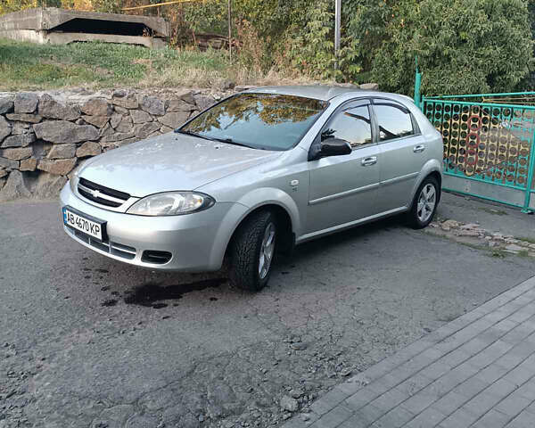 Серый Шевроле Лачетти, объемом двигателя 1.6 л и пробегом 280 тыс. км за 3200 $, фото 4 на Automoto.ua