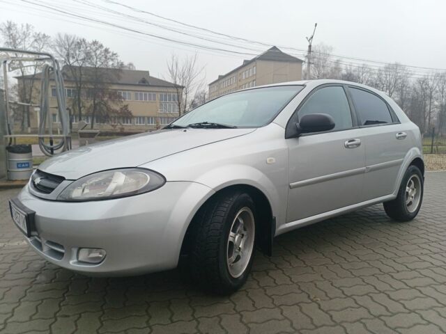 Серый Шевроле Лачетти, объемом двигателя 1.6 л и пробегом 267 тыс. км за 3350 $, фото 6 на Automoto.ua