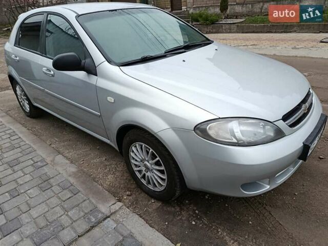 Серый Шевроле Лачетти, объемом двигателя 1.6 л и пробегом 275 тыс. км за 3999 $, фото 1 на Automoto.ua