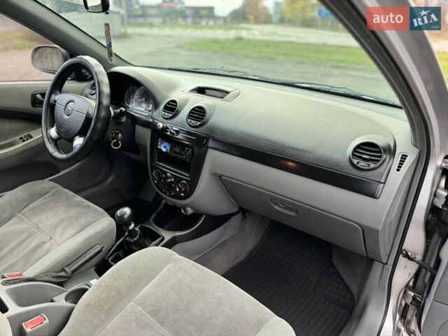 Сірий Шевроле Лачетті, об'ємом двигуна 1.6 л та пробігом 300 тис. км за 2750 $, фото 7 на Automoto.ua