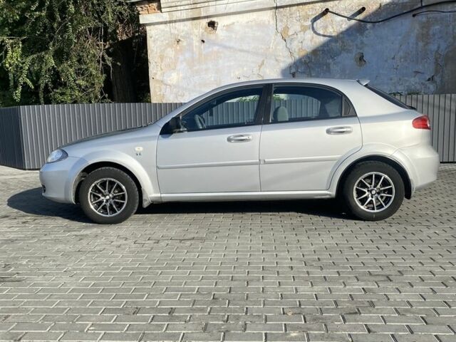 Серый Шевроле Лачетти, объемом двигателя 1.6 л и пробегом 109 тыс. км за 3300 $, фото 1 на Automoto.ua