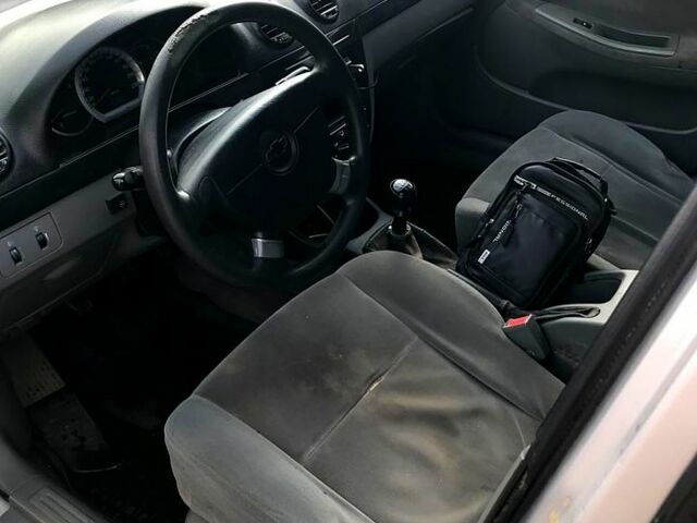 Серый Шевроле Лачетти, объемом двигателя 1.6 л и пробегом 507 тыс. км за 2650 $, фото 3 на Automoto.ua