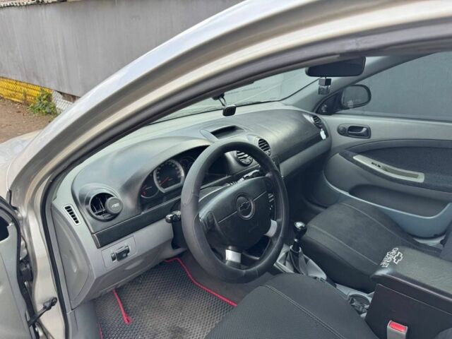 Серый Шевроле Лачетти, объемом двигателя 1.6 л и пробегом 350 тыс. км за 4069 $, фото 2 на Automoto.ua