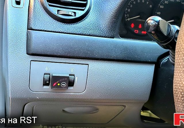 Серый Шевроле Лачетти, объемом двигателя 1.8 л и пробегом 160 тыс. км за 5800 $, фото 7 на Automoto.ua